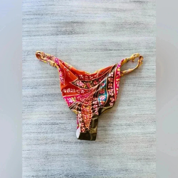 Free People Agua Bendita Jude Bikini Bottoms Size Medium NWOT $110 - Picture 3 of 7